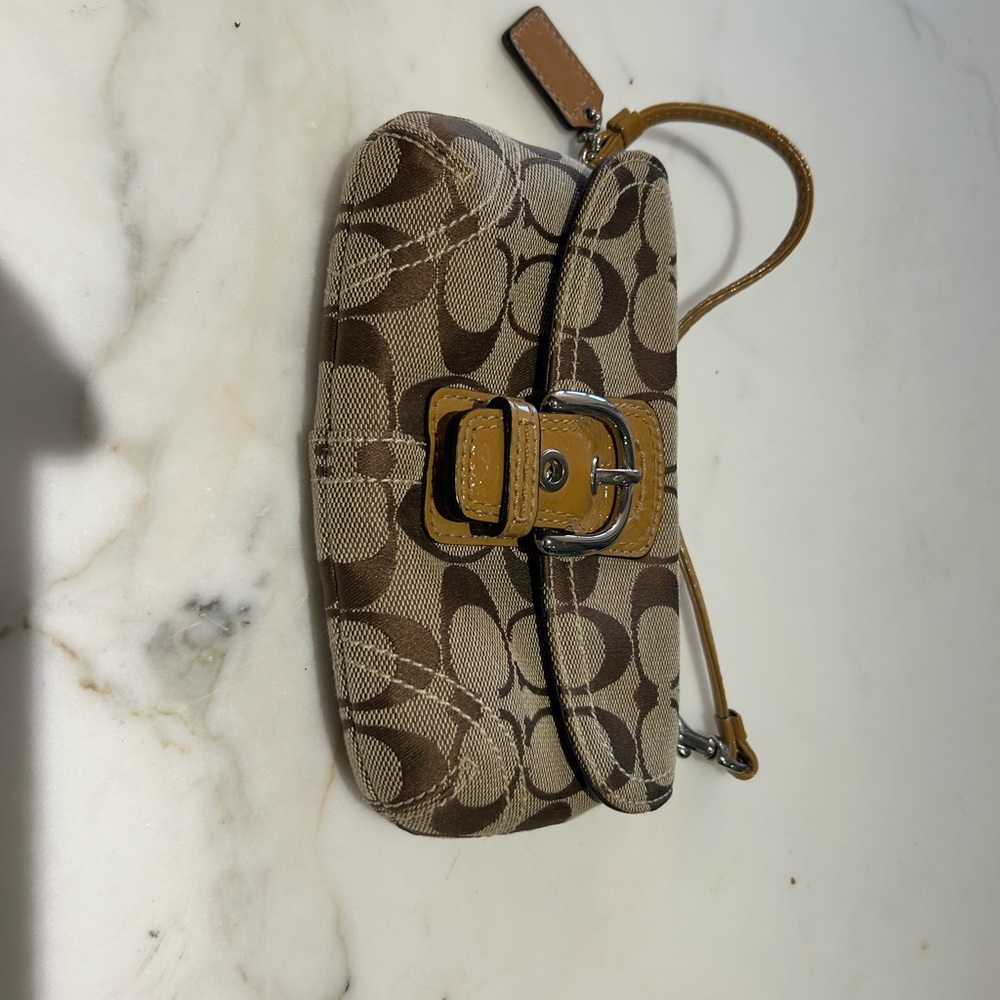Coach wristlet never used